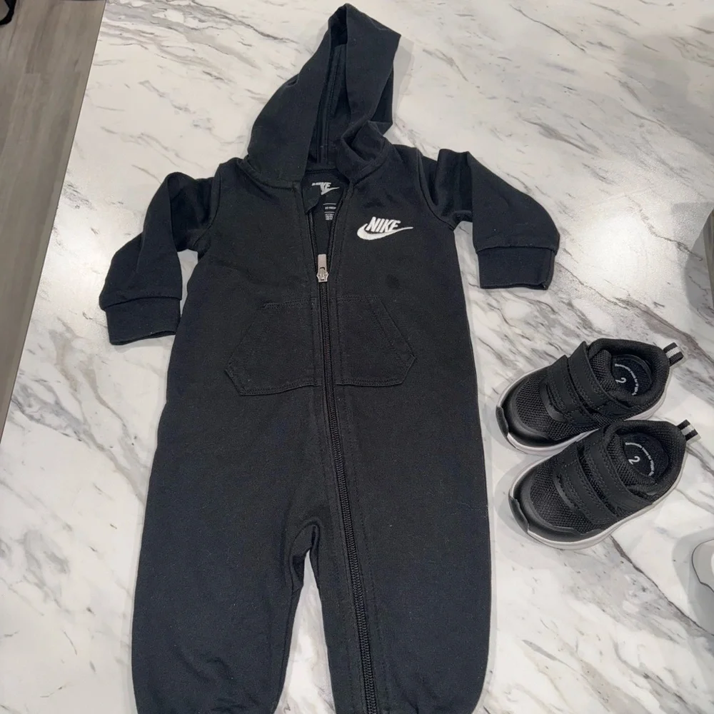 Bundle Carter's Mint Polo and Black Nike Top Set shoes size 2